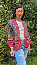 Load image into Gallery viewer, เสื้อคลุมม้ง เสื้อคลุมพื้นบ้าน 𝓗𝓲𝓵𝓵𝓽𝓻𝓲𝓫𝓮 𝓒𝓵𝓸𝓽𝓱𝓲𝓷𝓰&#39;𝓼 #𝓦1 สีเทา (𝓰𝓻𝓮𝔂)
