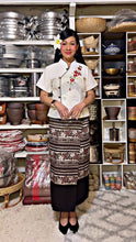 Load image into Gallery viewer, ชุดเจ้านาง ผ้าไทย 𝓝𝓸𝓻𝓽𝓱𝓮𝓻𝓷 𝓽𝓻𝓪𝓭𝓲𝓽𝓲𝓸𝓷𝓪𝓵 𝓬𝓸𝓼𝓽𝓾𝓶𝓮 #𝓙2 Size L
