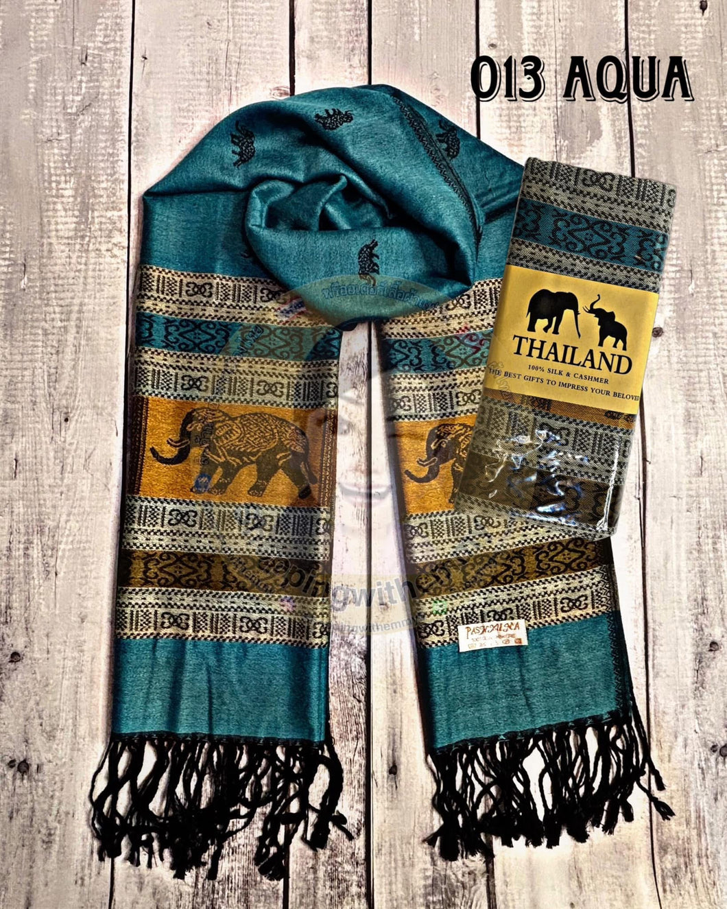 ผ้าพันคอลายช้างไทย สีฟ้าน้ำทะเล 𝓔𝓵𝓮𝓹𝓱𝓪𝓷𝓽 𝓹𝓪𝓽𝓽𝓮𝓻𝓷 𝓼𝓬𝓪𝓻𝓯 
Size 70x180นิ้ว