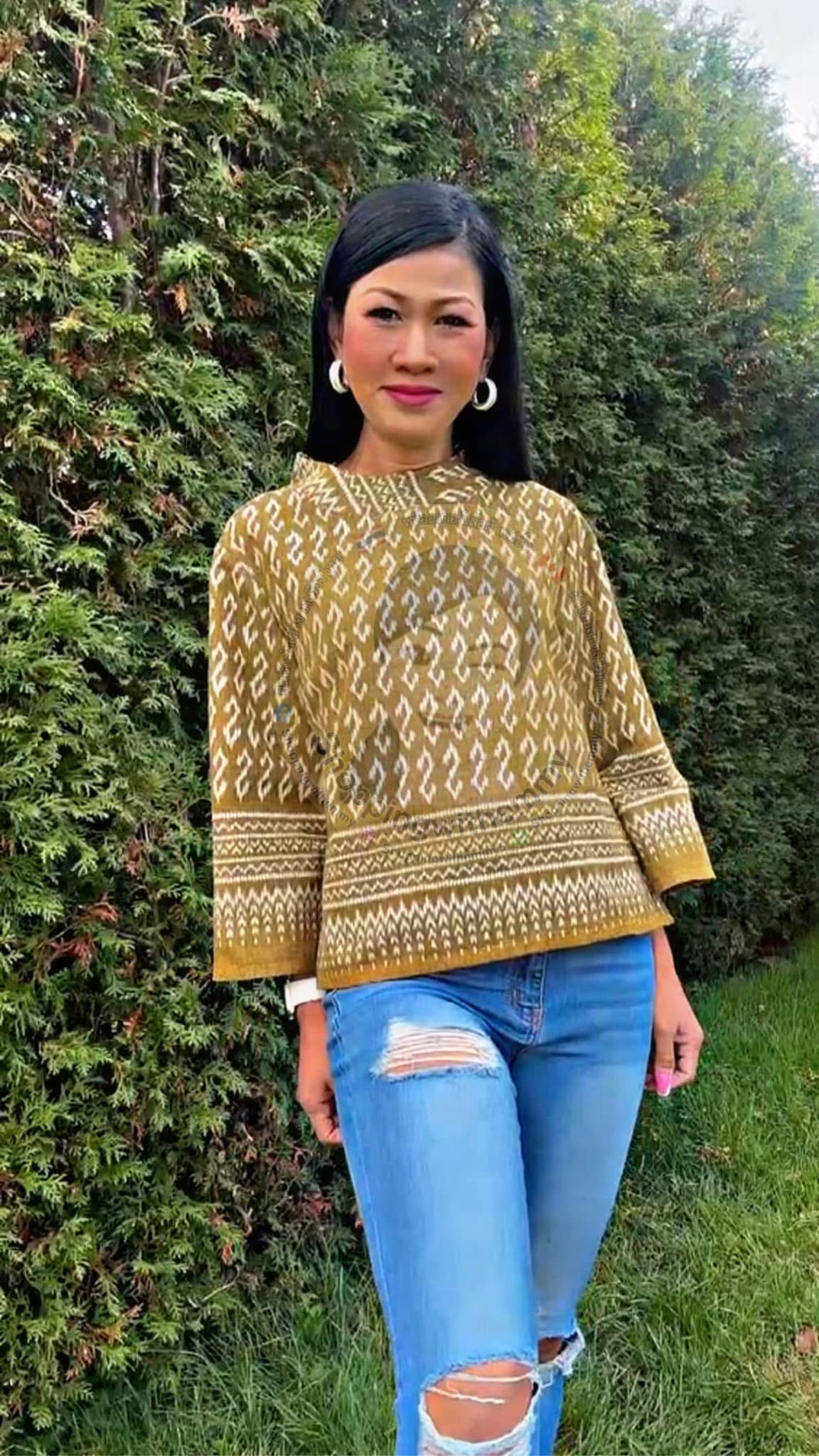 เสื้อผ้าไทยพื้นเมืองร่วมสมัย  𝓒𝓸𝓷𝓽𝓮𝓶𝓹𝓸𝓻𝓪𝓻𝔂 𝓬𝓵𝓸𝓽𝓱𝓲𝓷𝓰 𝓼𝓽𝔂𝓵𝓮 #D4
สีเขียว 𝓖𝓻𝓮𝓮𝓷 𝓬𝓸𝓵𝓸𝓻
ผ้าฝ้าย 𝓒𝓸𝓽𝓽𝓸𝓷