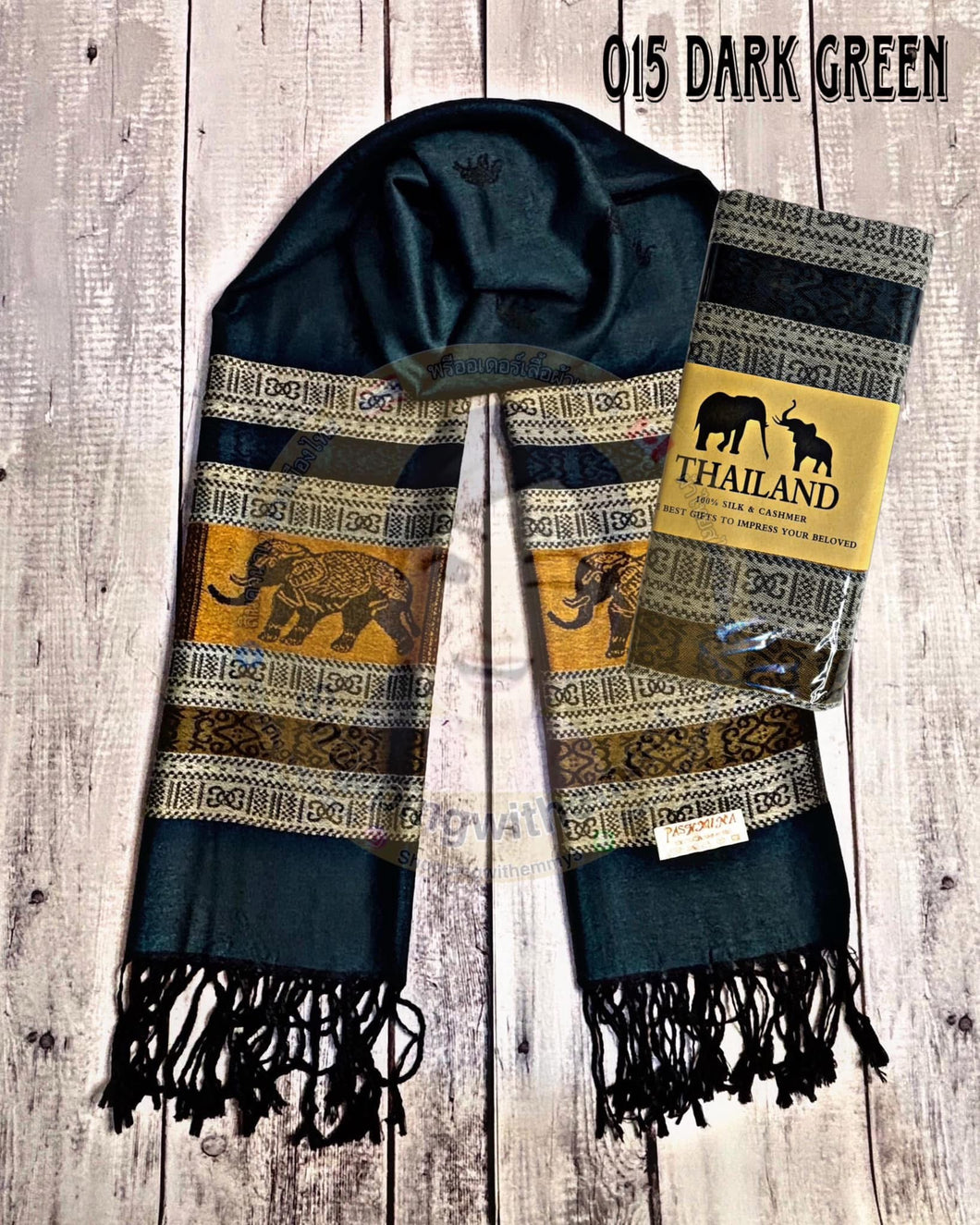 ผ้าพันคอลายช้างไทย สีเขียวเข้ม 𝓔𝓵𝓮𝓹𝓱𝓪𝓷𝓽 𝓹𝓪𝓽𝓽𝓮𝓻𝓷 𝓼𝓬𝓪𝓻𝓯 
Size 70x180นิ้ว